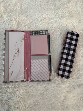 Buffalo Plaid / Pink Post-it Sticky Note Set with Black Pen & Pen Case NWT